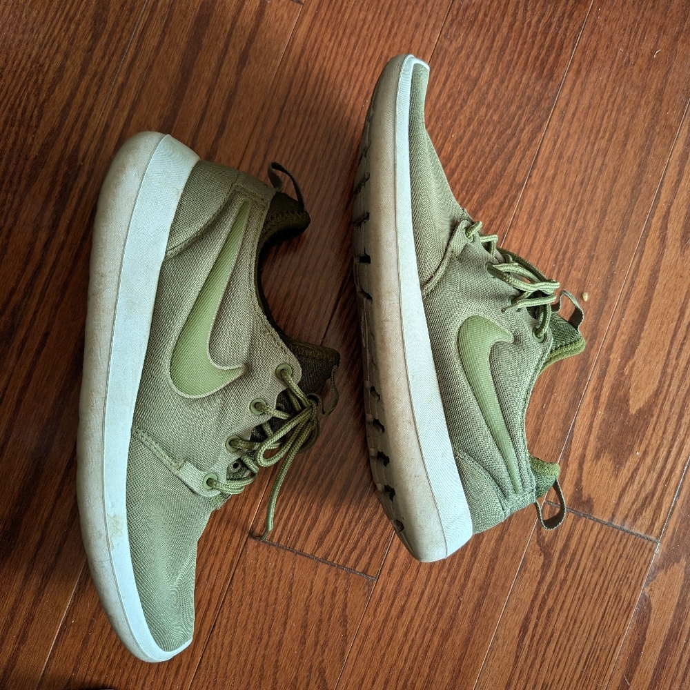 Nike Green Sneakers